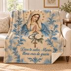 Dios te salve, María,
llena eres de gracia blanket, on a sofa