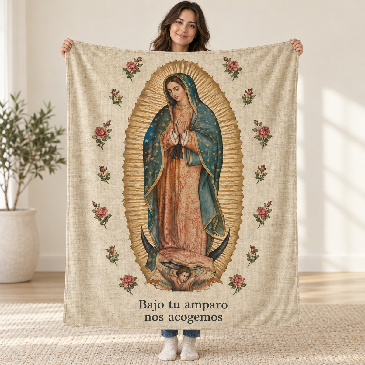 Bajo tu amparo
nos acogemos blanket, held open